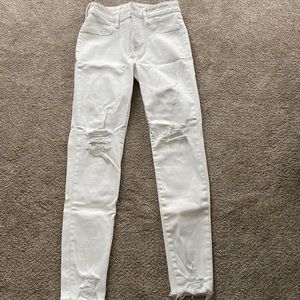 White ripped jegging